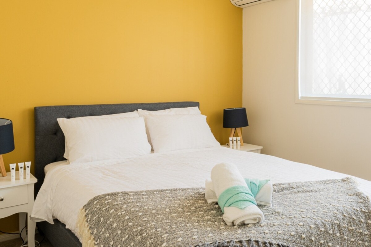 Queen Bedroom 1
