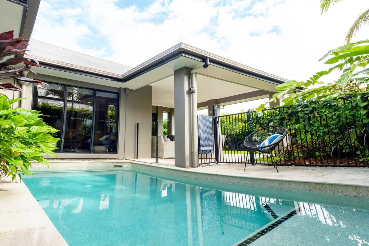 Tropical retreat with a Heated Saltwater Pool